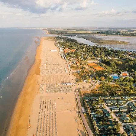 Family-friendly For Eight Guests